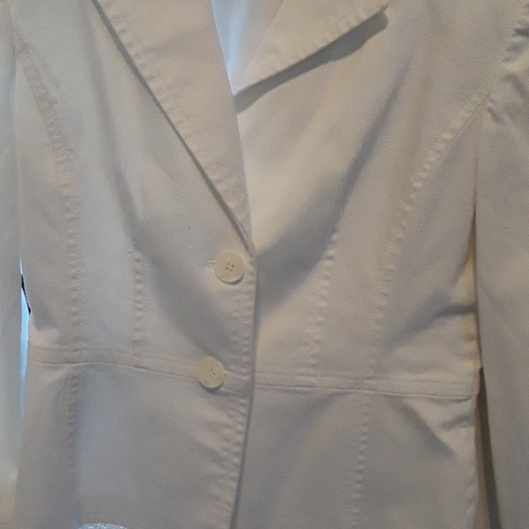 White jacket - Picture 3 of 4